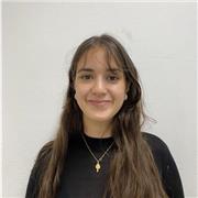 Estudiante de comunicación de tercer curso, con experiencia en clases de repaso de Bachillerato y ESO